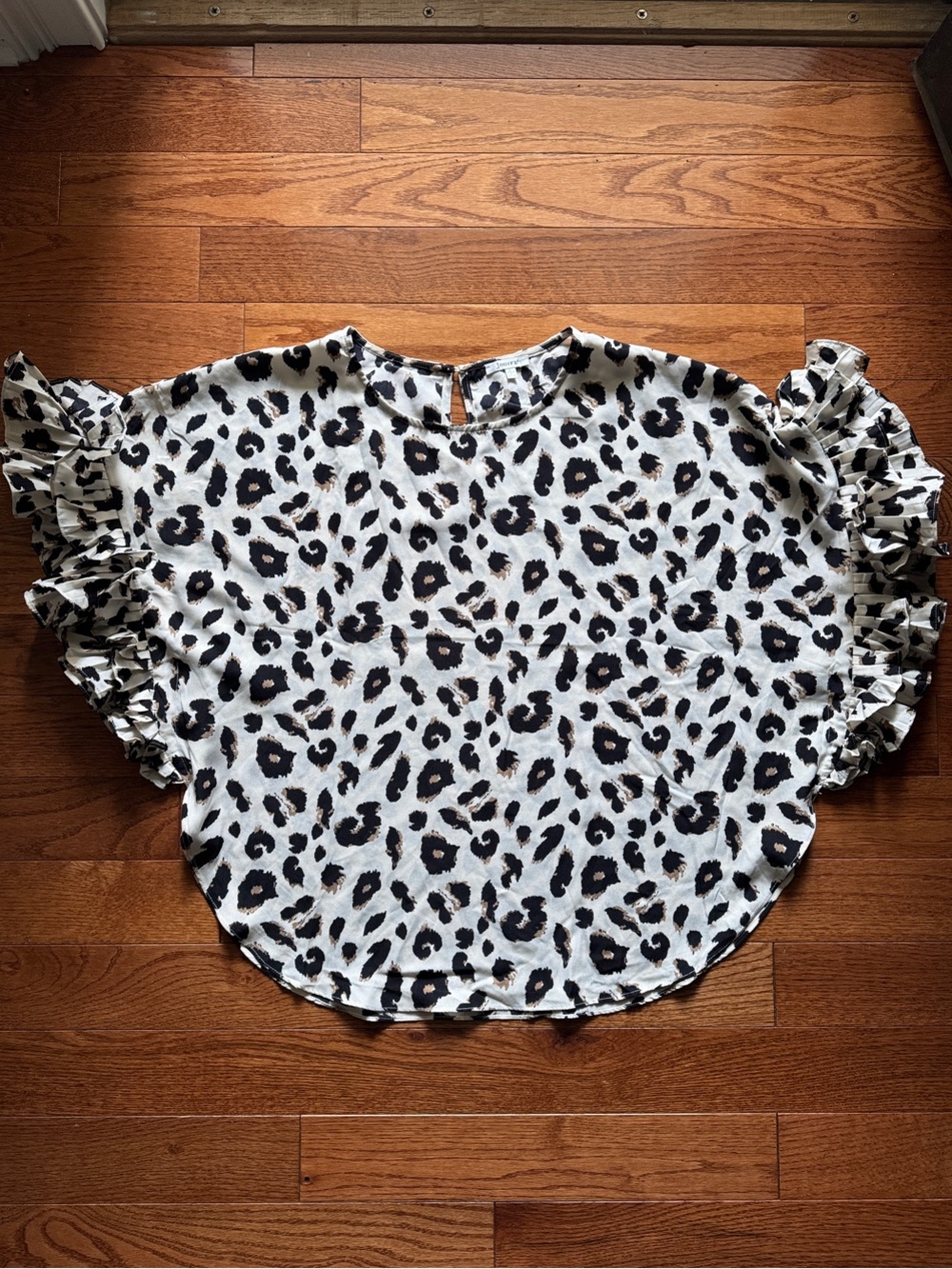 JODIFL White Leopard Print Ruffle Sleeve Blouse